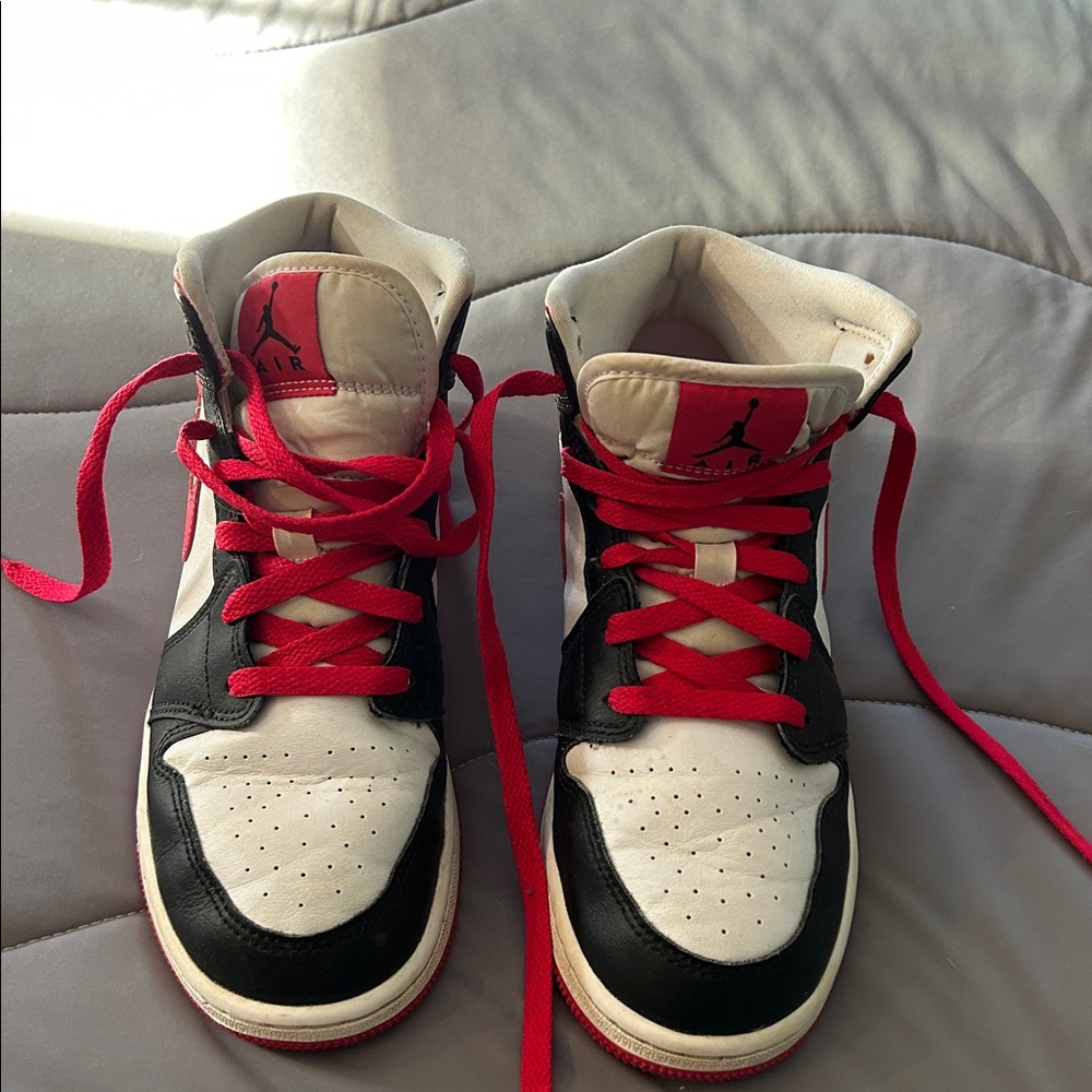 Jordan Sneakers Red Black White